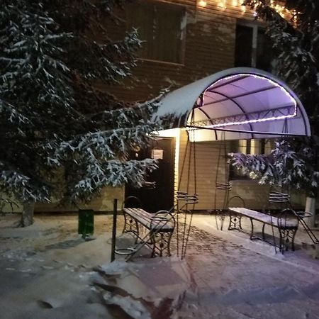 Hotel Gostynnyi Dvir Sharhorod 외부 사진