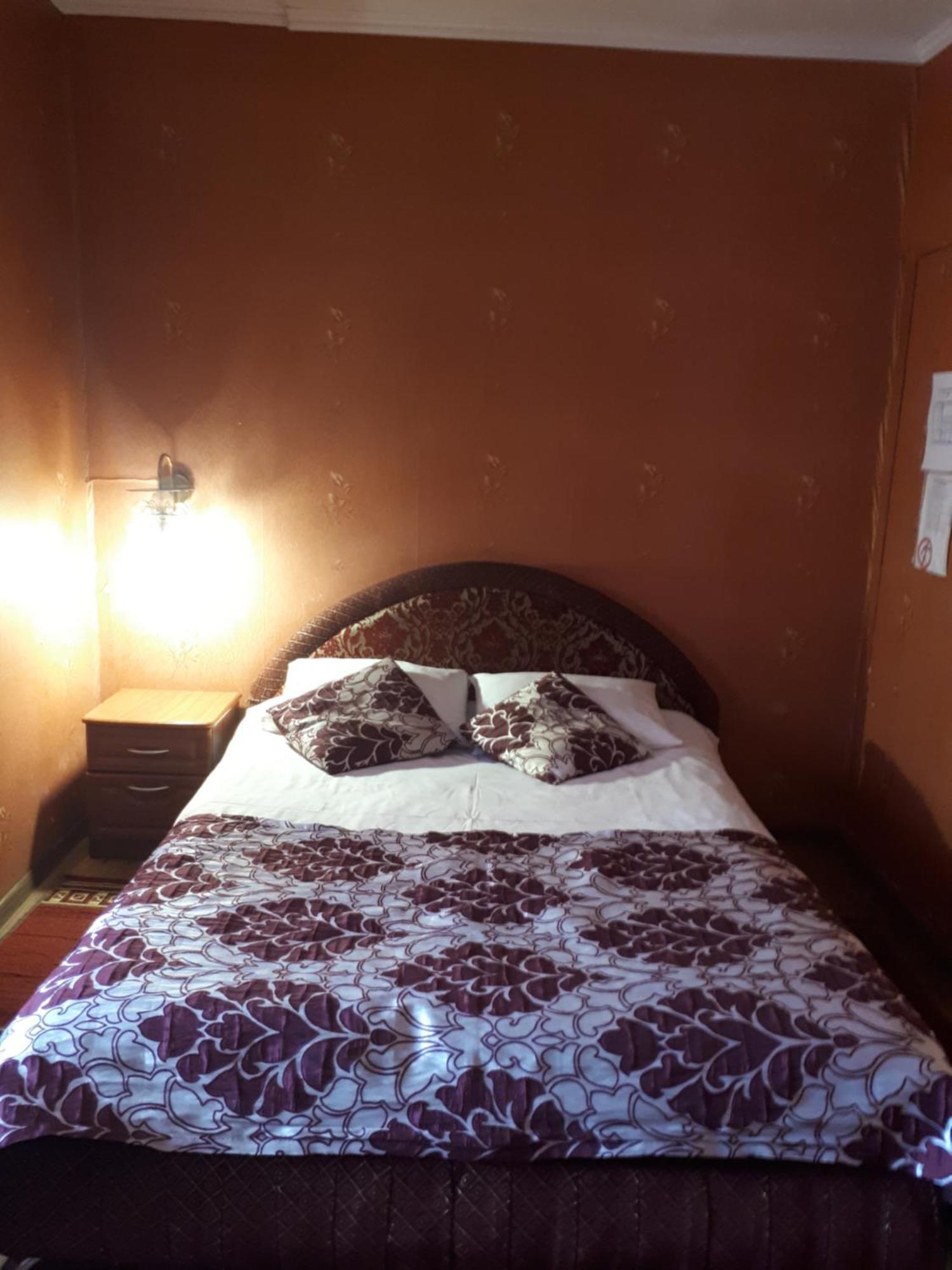 Hotel Gostynnyi Dvir Sharhorod 외부 사진