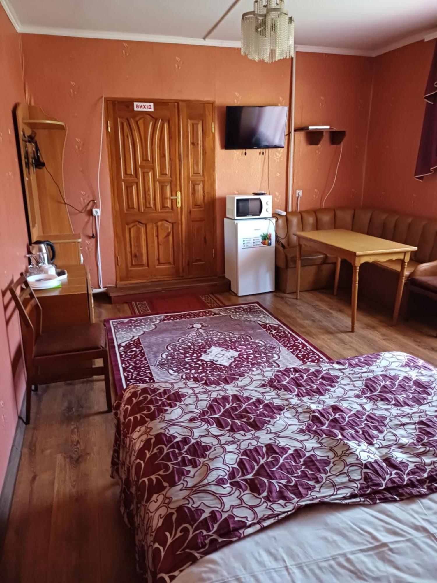 Hotel Gostynnyi Dvir Sharhorod 외부 사진