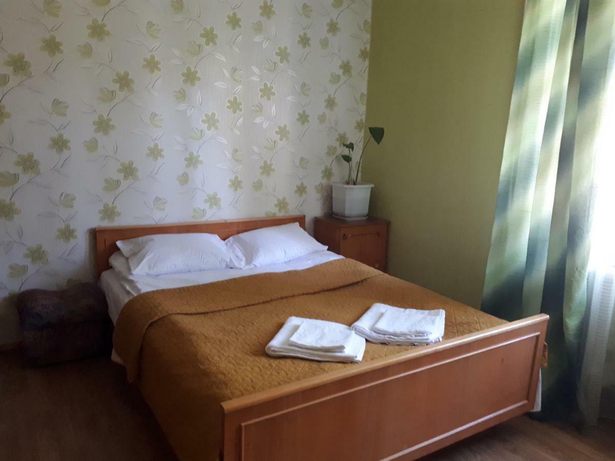 Hotel Gostynnyi Dvir Sharhorod 외부 사진