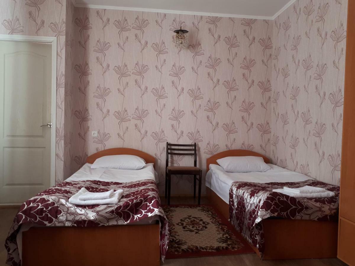 Hotel Gostynnyi Dvir Sharhorod 외부 사진