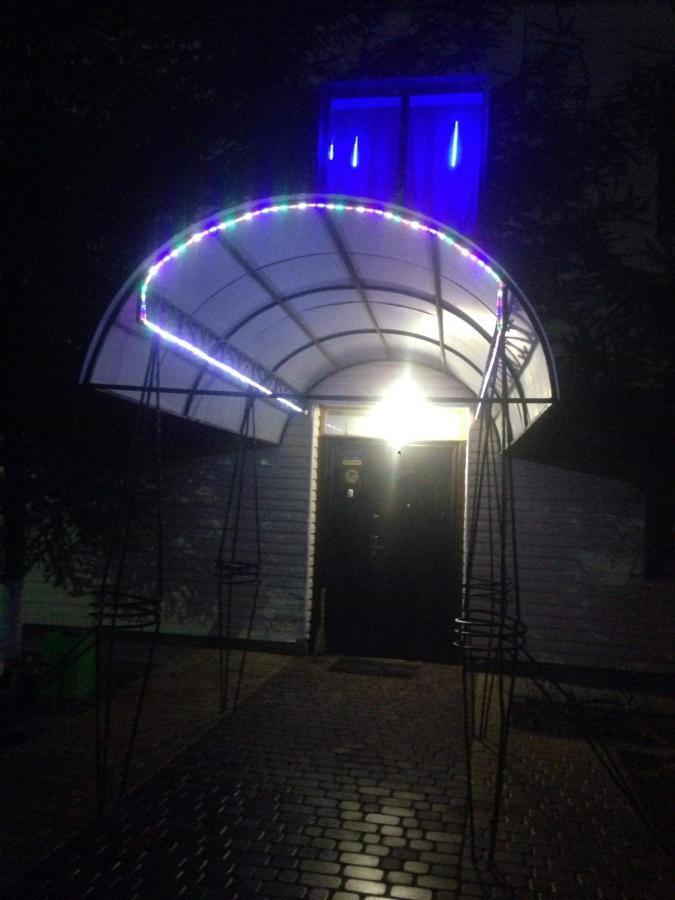 Hotel Gostynnyi Dvir Sharhorod 외부 사진