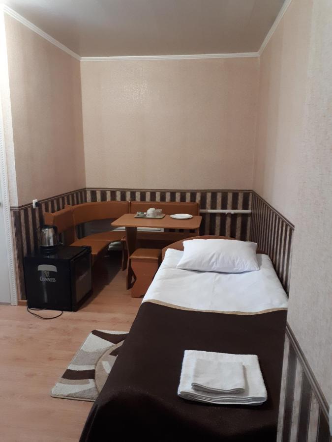 Hotel Gostynnyi Dvir Sharhorod 외부 사진