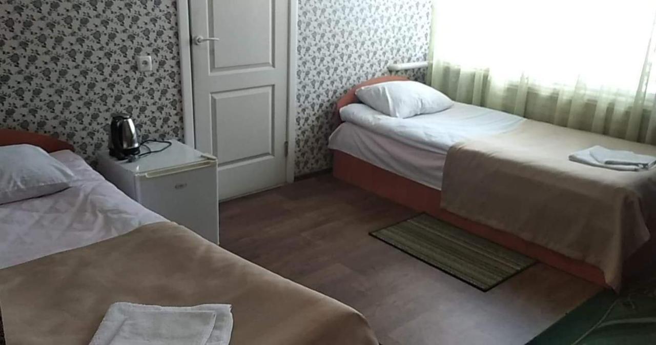 Hotel Gostynnyi Dvir Sharhorod 외부 사진